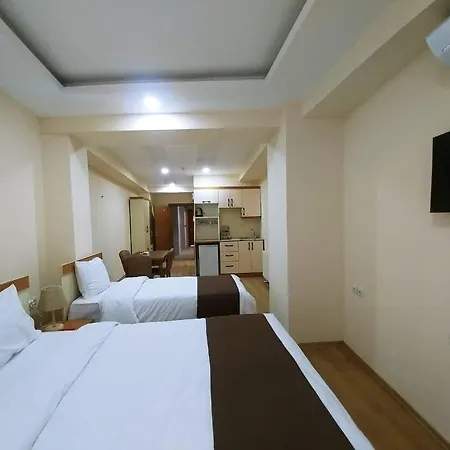 Hotel Newaz *