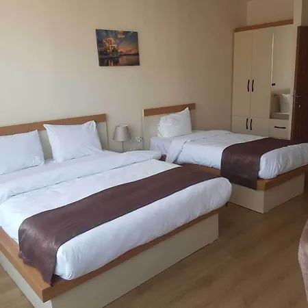 Newaz Hotel