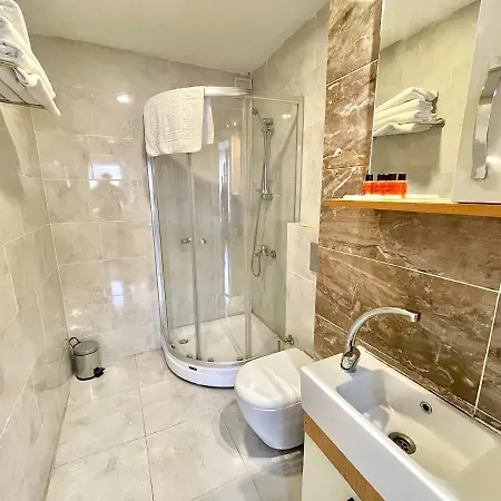 Newaz Hotel Istanboel